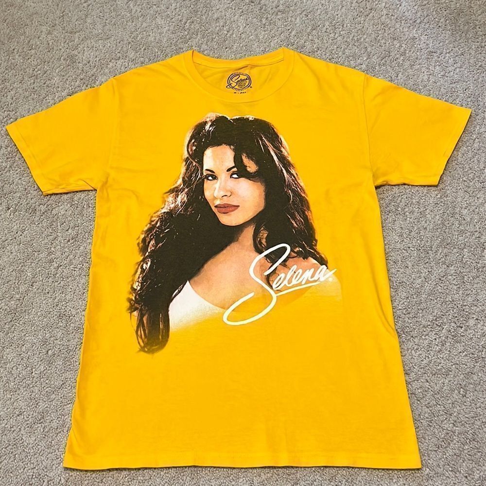 Selena T-Shirt Short Sleeve Size S / CH In Good  Condition